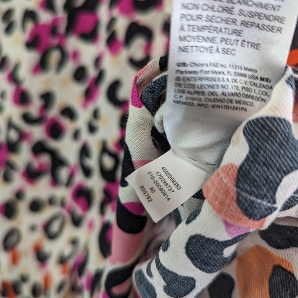 Chicos Shirt Womens Small 4 6 0 Button Up Vibrant Animal Leopard Cheetah Pink - Picture 11 of 12